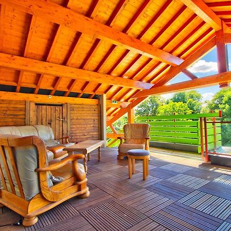 Logis Hotel Restaurant Le Chalet Du Mont Roland Sampans 외부 사진