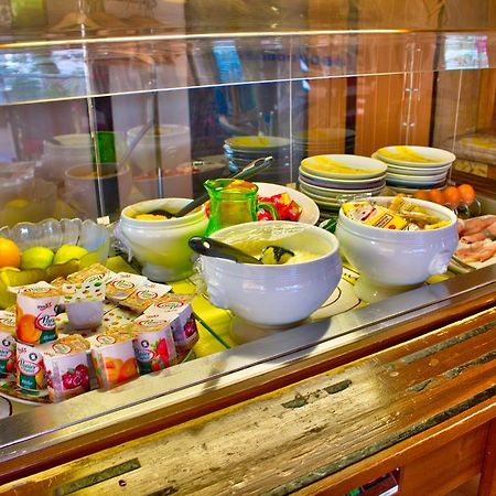 Logis Hotel Restaurant Le Chalet Du Mont Roland Sampans 외부 사진