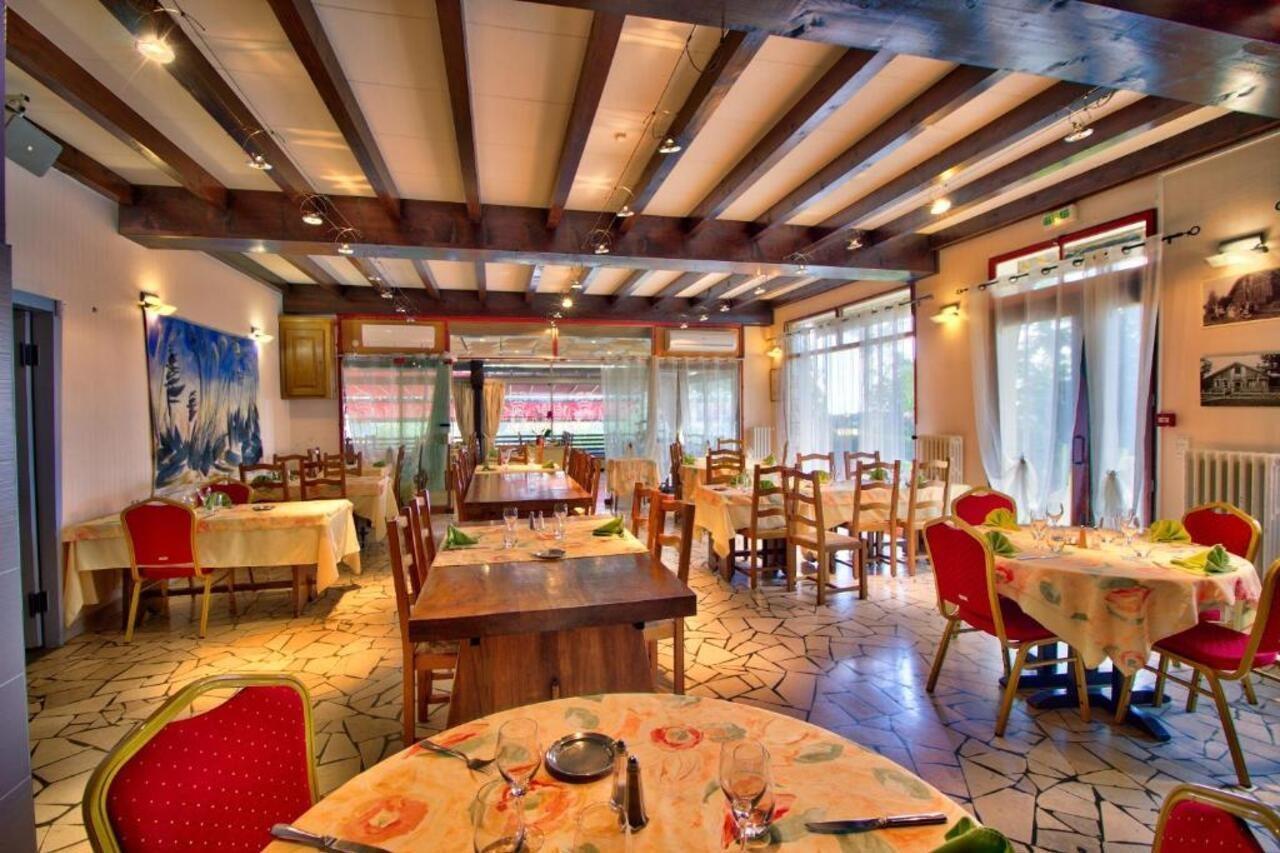Logis Hotel Restaurant Le Chalet Du Mont Roland Sampans 외부 사진