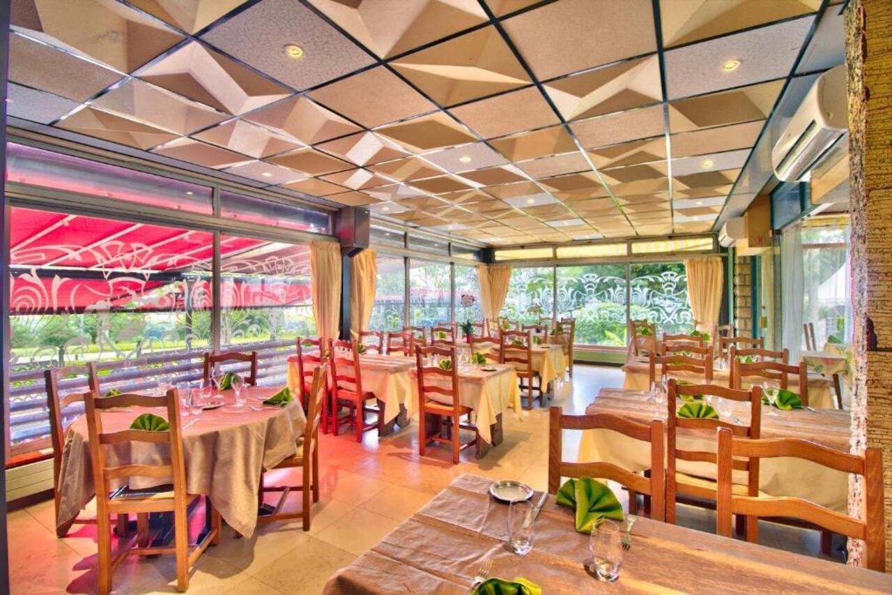 Logis Hotel Restaurant Le Chalet Du Mont Roland Sampans 외부 사진