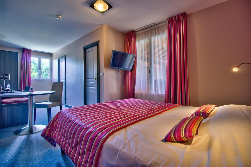 Logis Hotel Restaurant Le Chalet Du Mont Roland Sampans 외부 사진