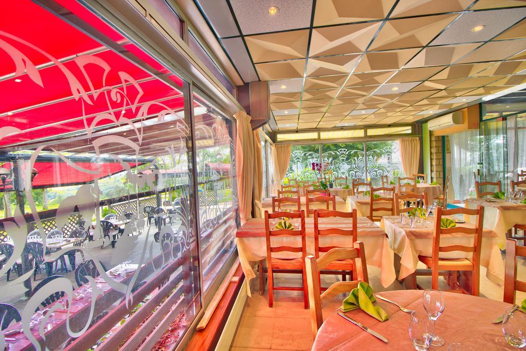 Logis Hotel Restaurant Le Chalet Du Mont Roland Sampans 외부 사진