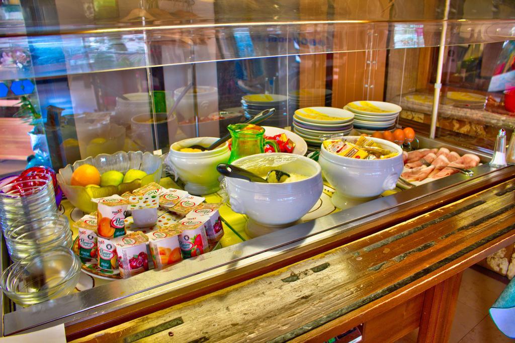 Logis Hotel Restaurant Le Chalet Du Mont Roland Sampans 외부 사진
