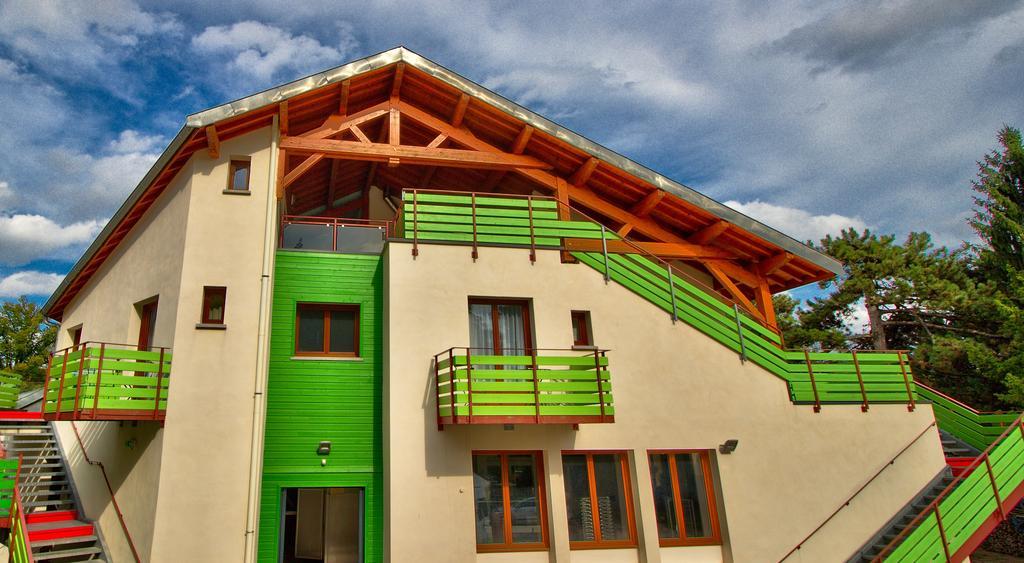 Logis Hotel Restaurant Le Chalet Du Mont Roland Sampans 외부 사진