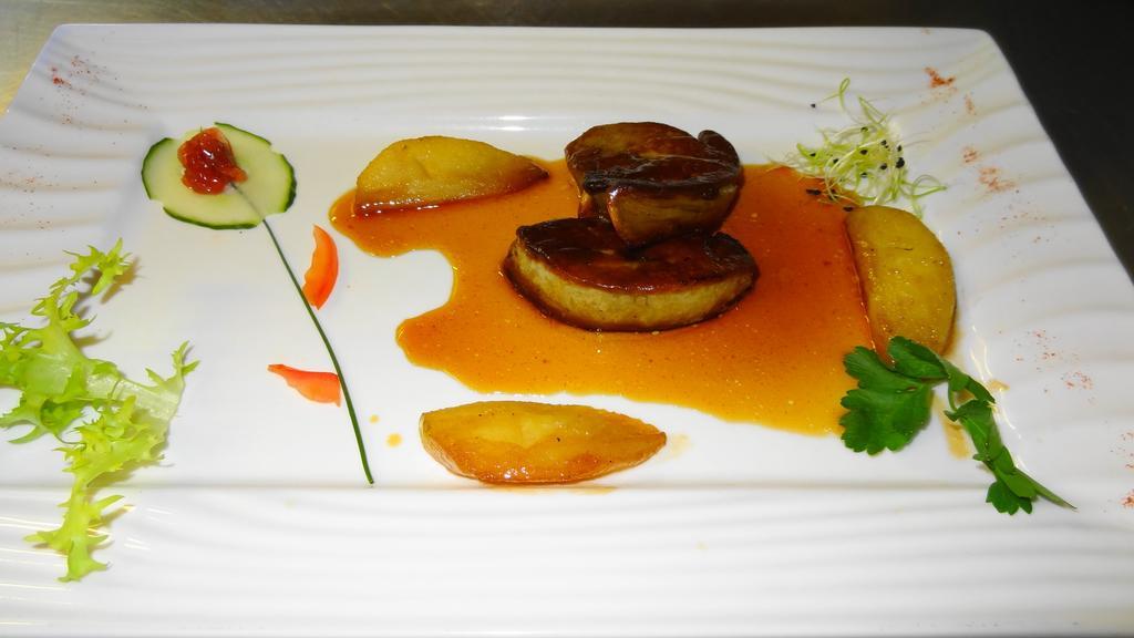 Logis Hotel Restaurant Le Chalet Du Mont Roland Sampans 외부 사진